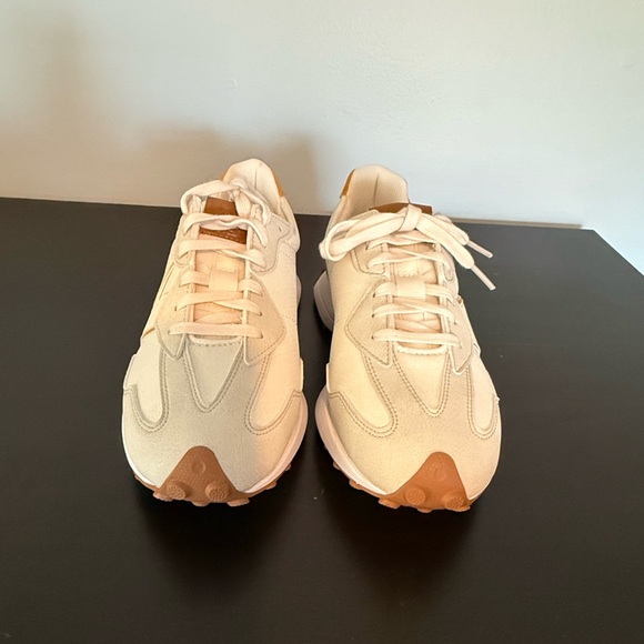 New Balance x CALIA: 327 Golf Sneakers, Women's 9, Dried Apricot NEW - Picture 5 of 9